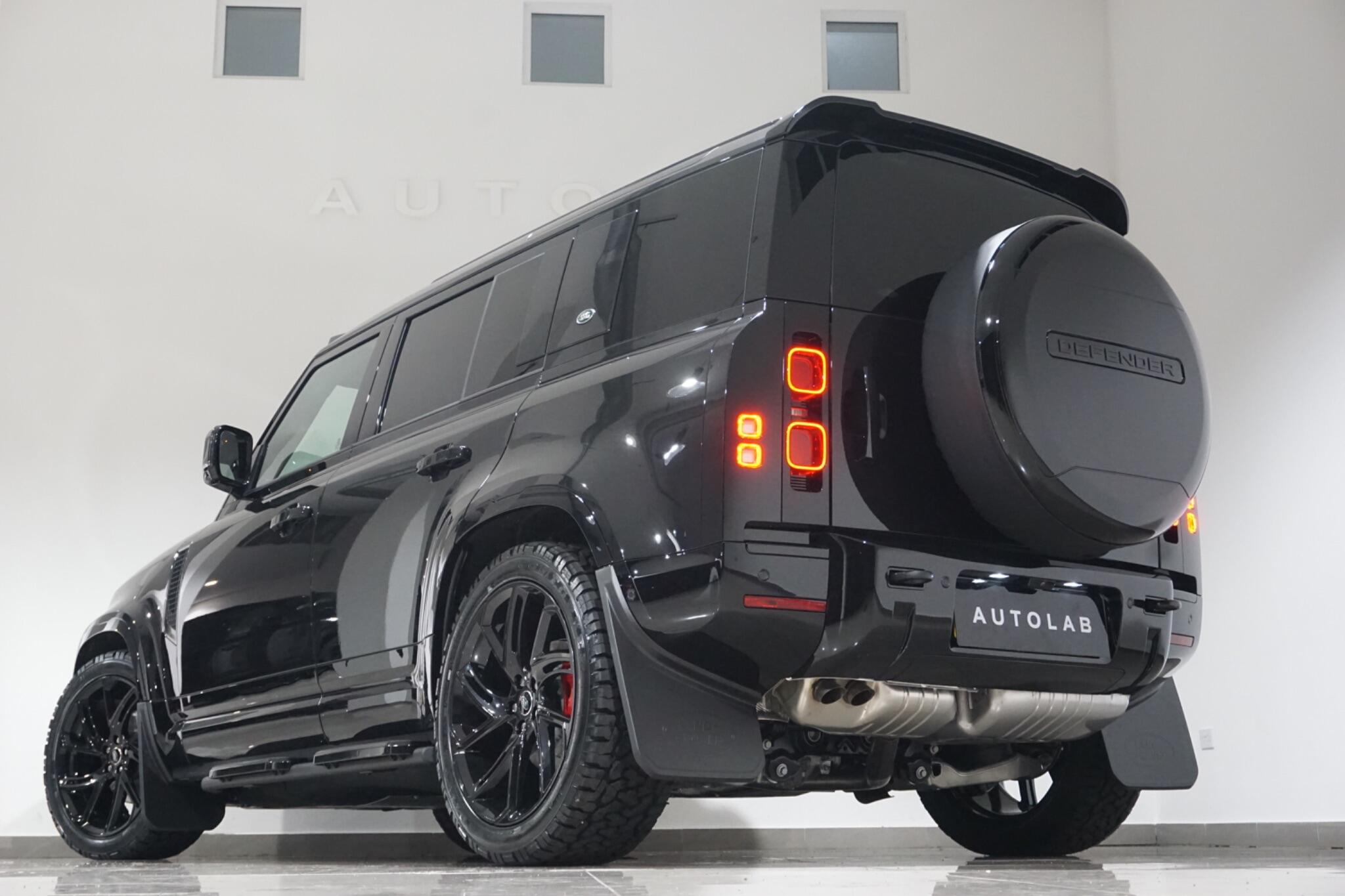 Land Rover Defender 110 3.0 D300 MHEV X-Dynamic HSE Auto 4WD Euro 6 (s/s) 5dr